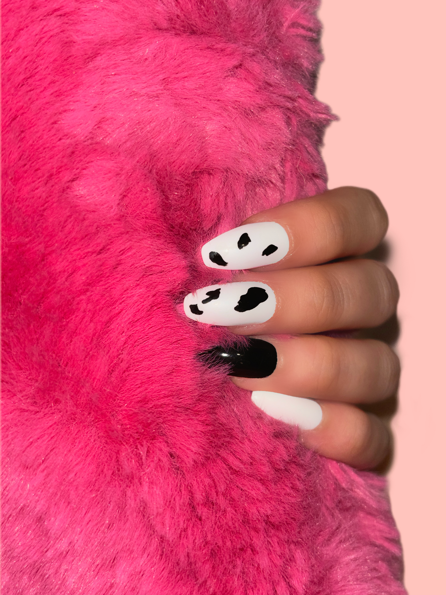 B/W Nails